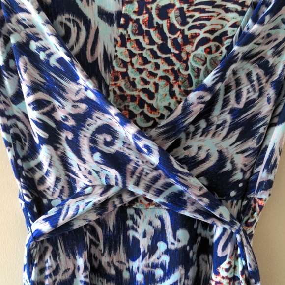 BCBGMaxAzria blue pattern short sleeve wrap dress XXS - Picture 3 of 8